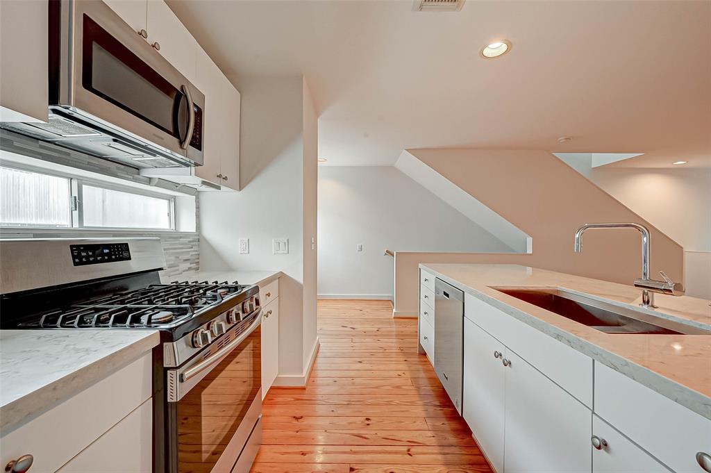 Houston, Texas 77004, United States, 2 Bedrooms Bedrooms, ,2 BathroomsBathrooms,Residential,Pending,188740