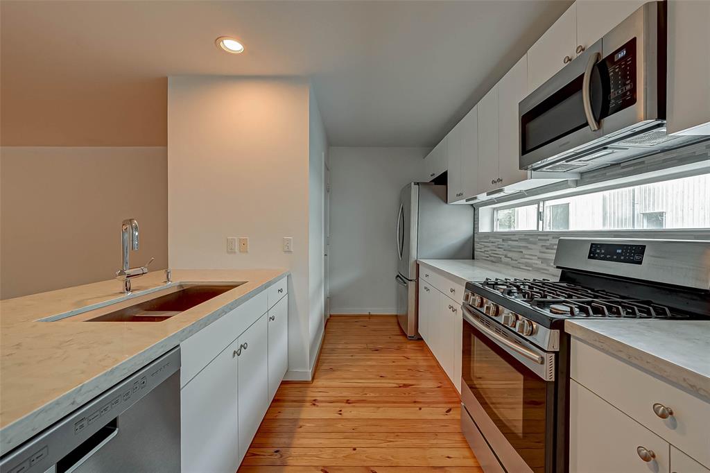 Houston, Texas 77004, United States, 2 Bedrooms Bedrooms, ,2 BathroomsBathrooms,Residential,Pending,188740