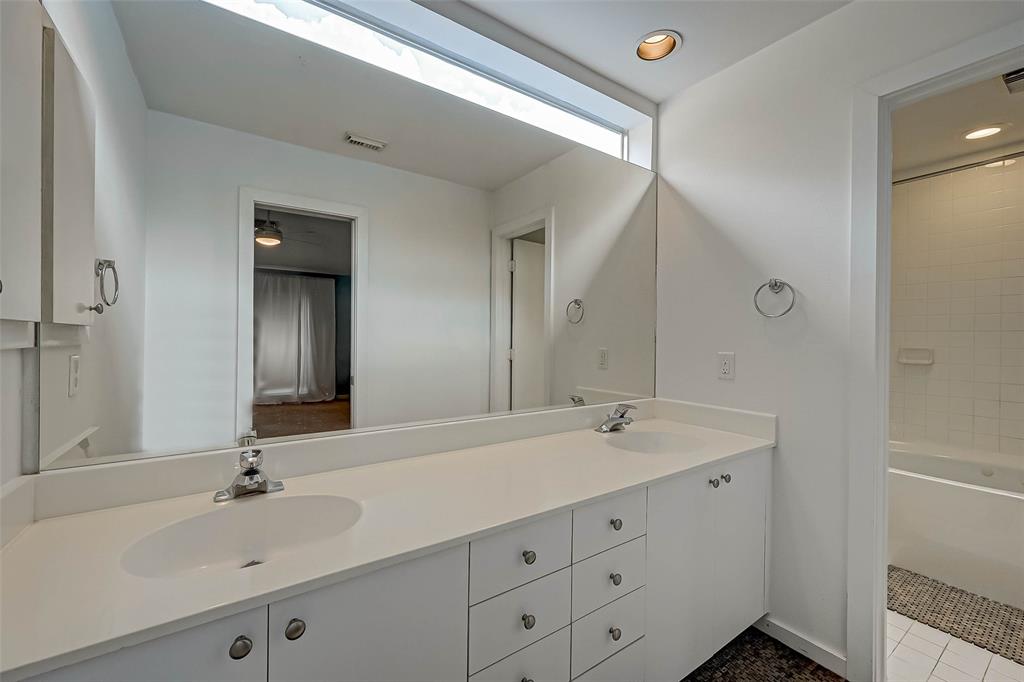 Houston, Texas 77004, United States, 2 Bedrooms Bedrooms, ,2 BathroomsBathrooms,Residential,Pending,188740