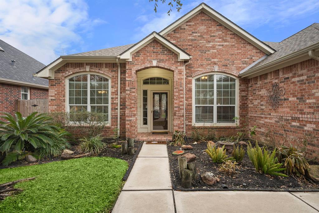 4473 Diamante Drive, League City, Texas image 3