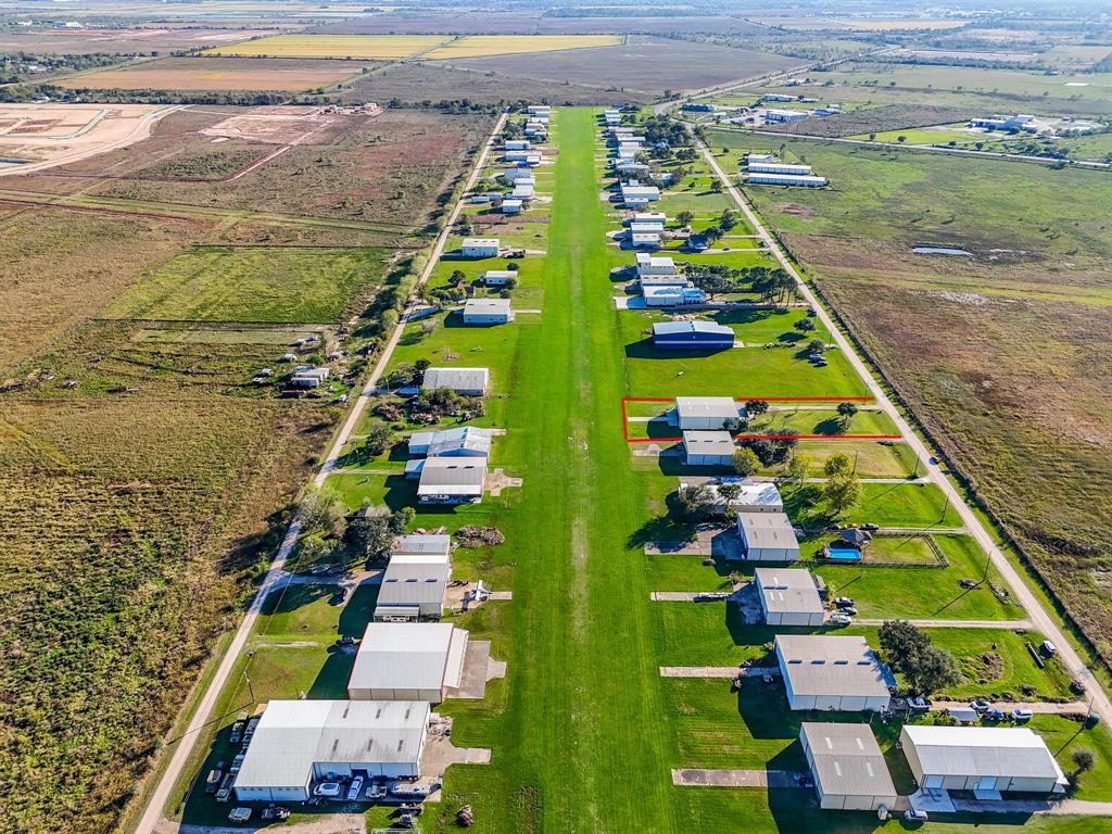 4602 Windsock Lane, Brookshire, Texas image 1