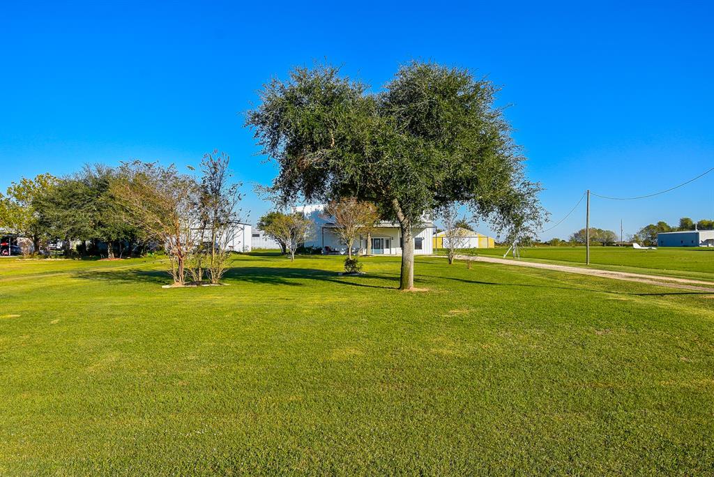 4602 Windsock Lane, Brookshire, Texas image 2