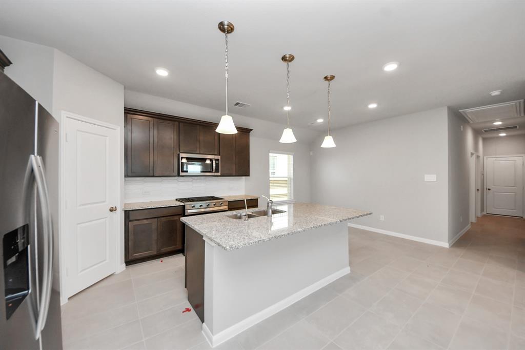 5839 Majestic Sky Drive, Katy, Texas image 12