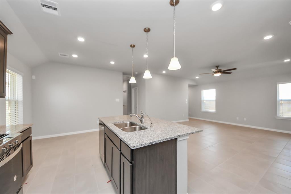 5839 Majestic Sky Drive, Katy, Texas image 16