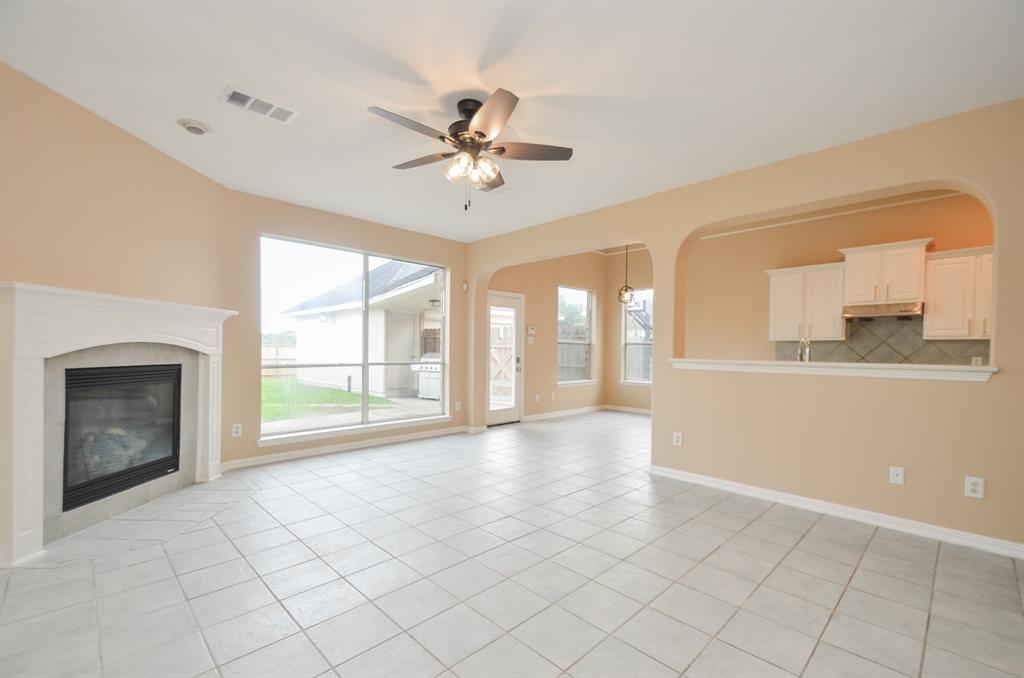 3519 Creekstone Drive, Pearland, Texas image 11