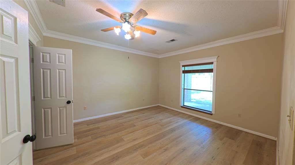 8210 Hollyleaf Drive, Spring, Texas image 21