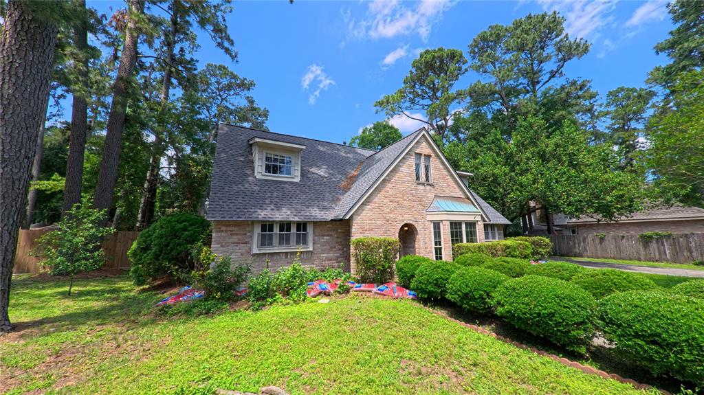 8210 Hollyleaf Drive, Spring, Texas image 3