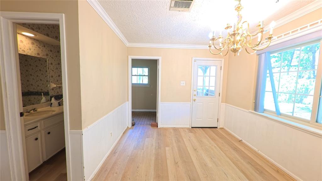 8210 Hollyleaf Drive, Spring, Texas image 18