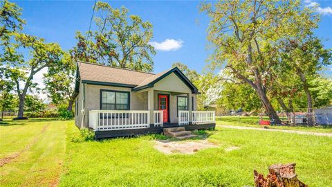 A home in Clute