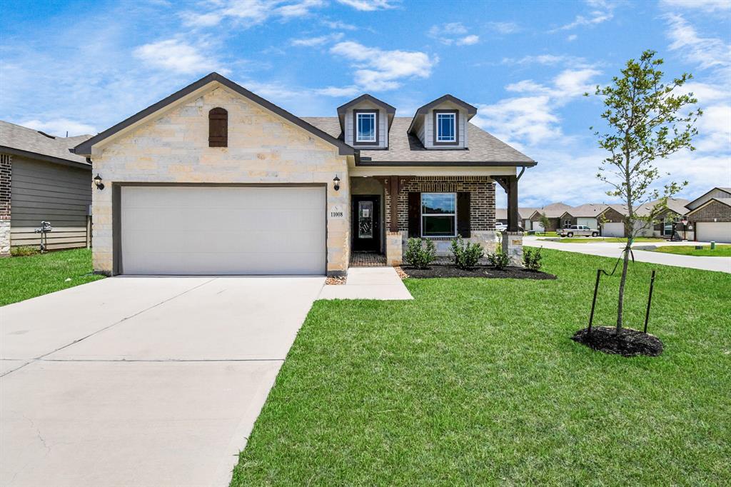 11008 Ondrea Lane, Willis, Texas image 3