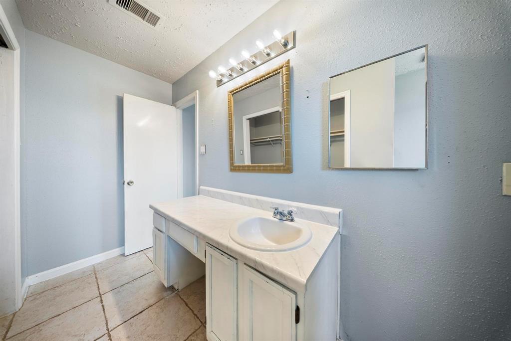 15242 Peachmeadow Lane, Channelview, Texas image 19