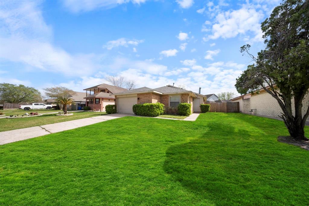 15242 Peachmeadow Lane, Channelview, Texas image 3