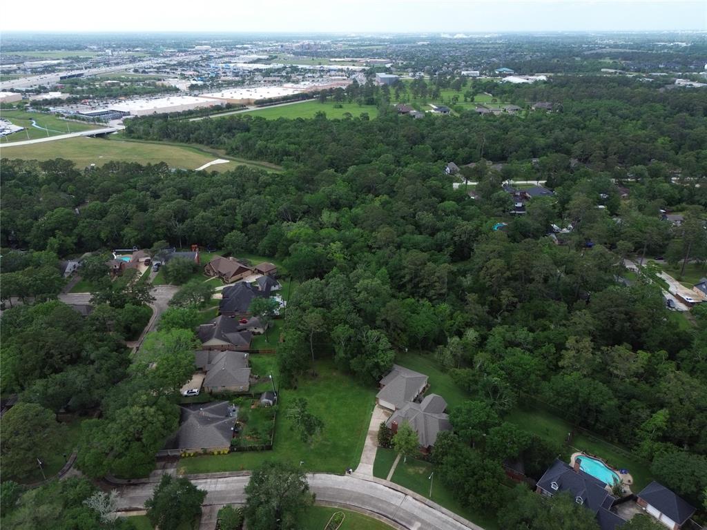 727 Olde Oaks Drive, Dickinson, Texas image 3