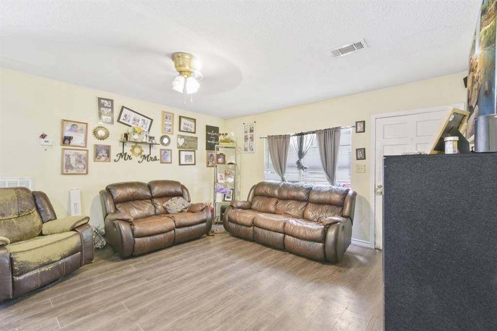 1732 Lynn Lane