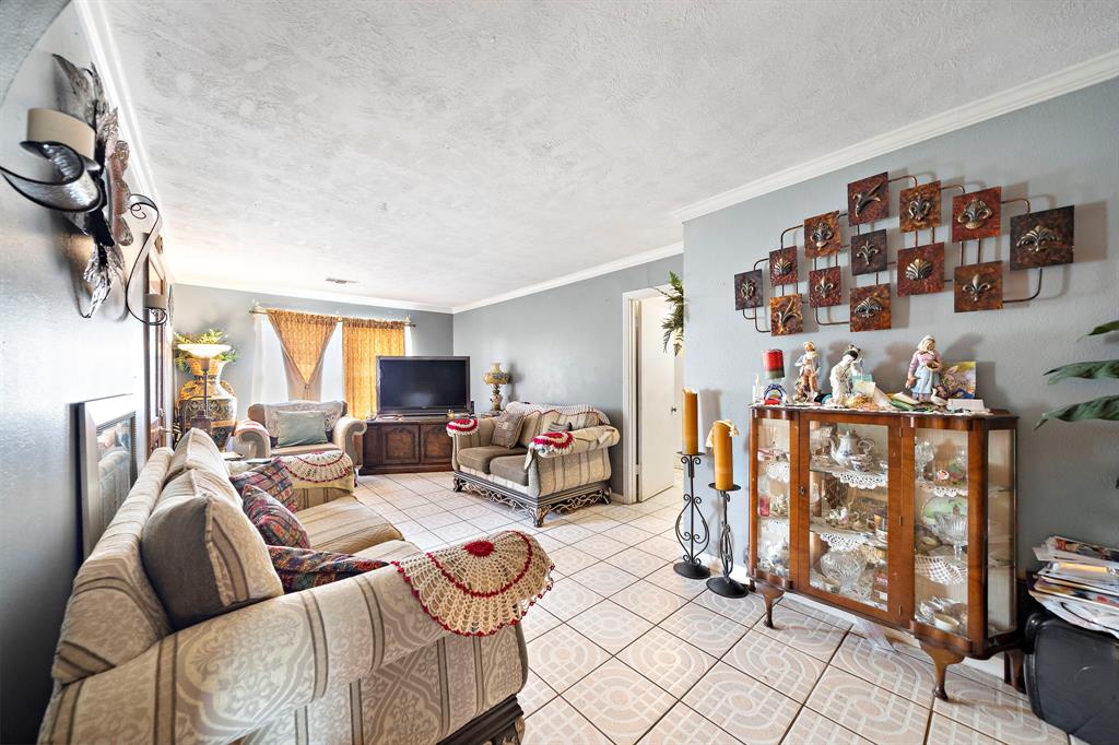 8209 Western Drive, Houston, Texas image 2