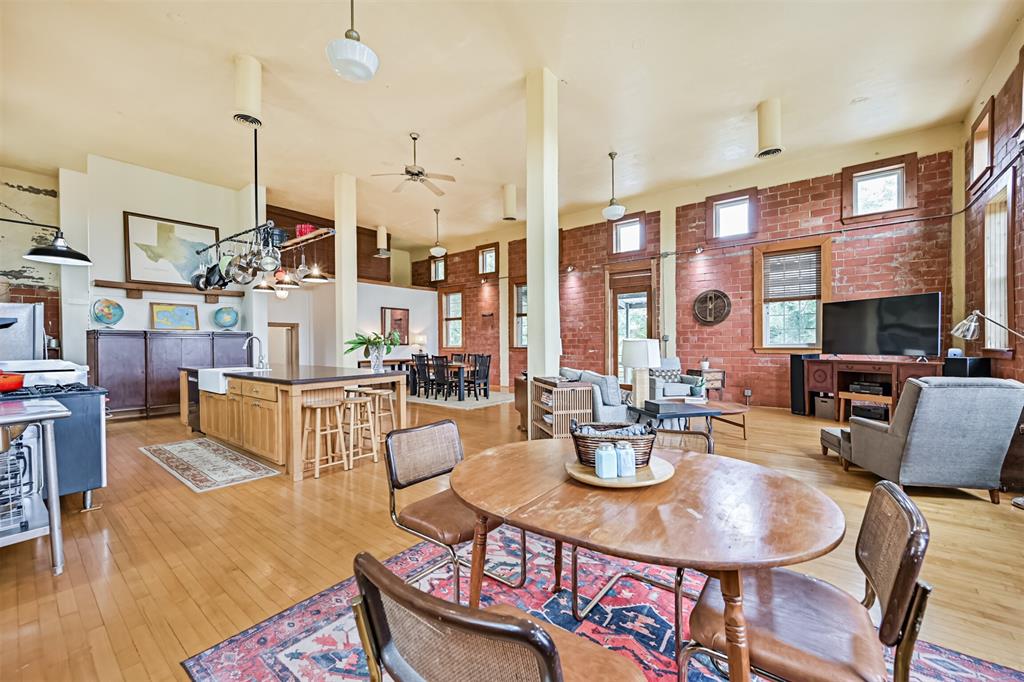 Hitchcock, Texas 77563, United States, 4 Bedrooms Bedrooms, ,4 BathroomsBathrooms,Residential,Active,181490