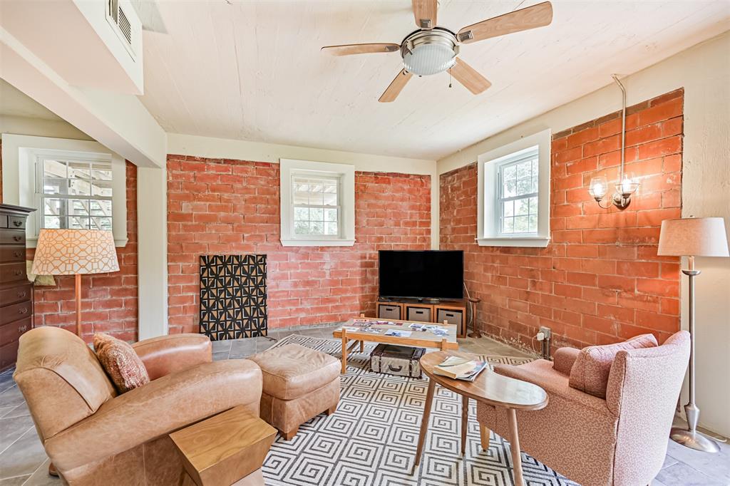 Hitchcock, Texas 77563, United States, 4 Bedrooms Bedrooms, ,4 BathroomsBathrooms,Residential,Active,181490