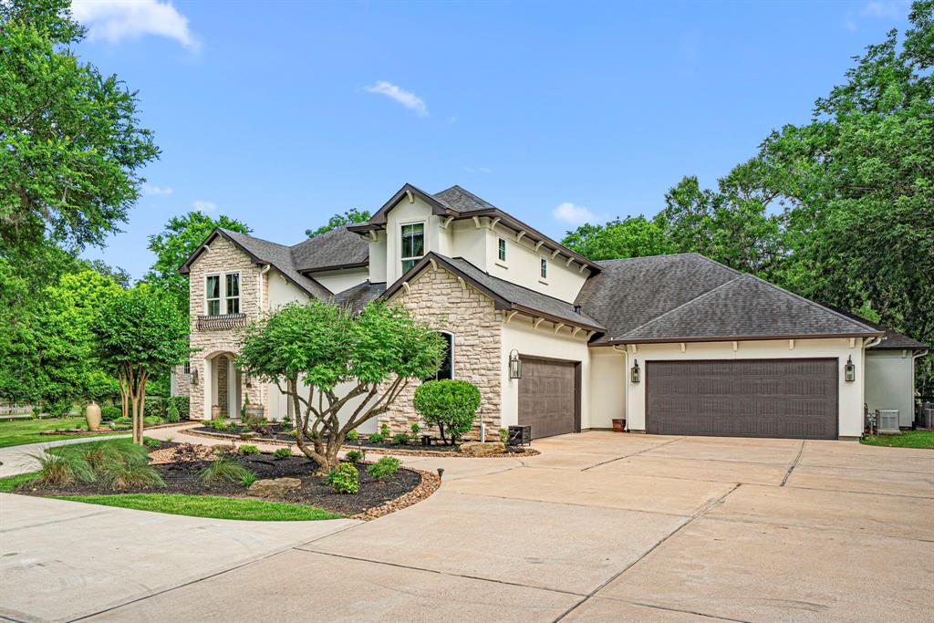 3002 Forest View