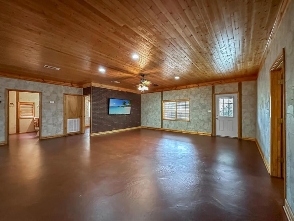 1301 Campground Road, Bronson, Texas image 3