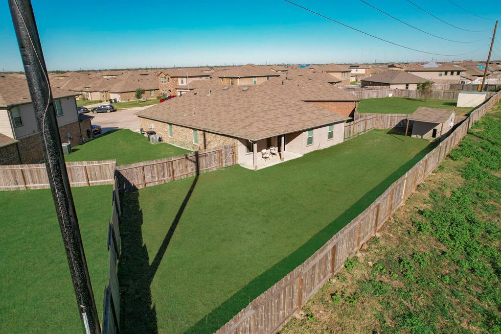 958 Autumn Flats Way, Rosharon, Texas image 19