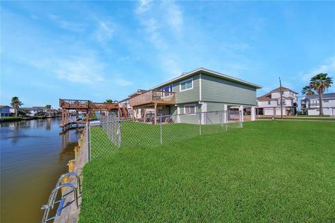 A home in Bayou Vista