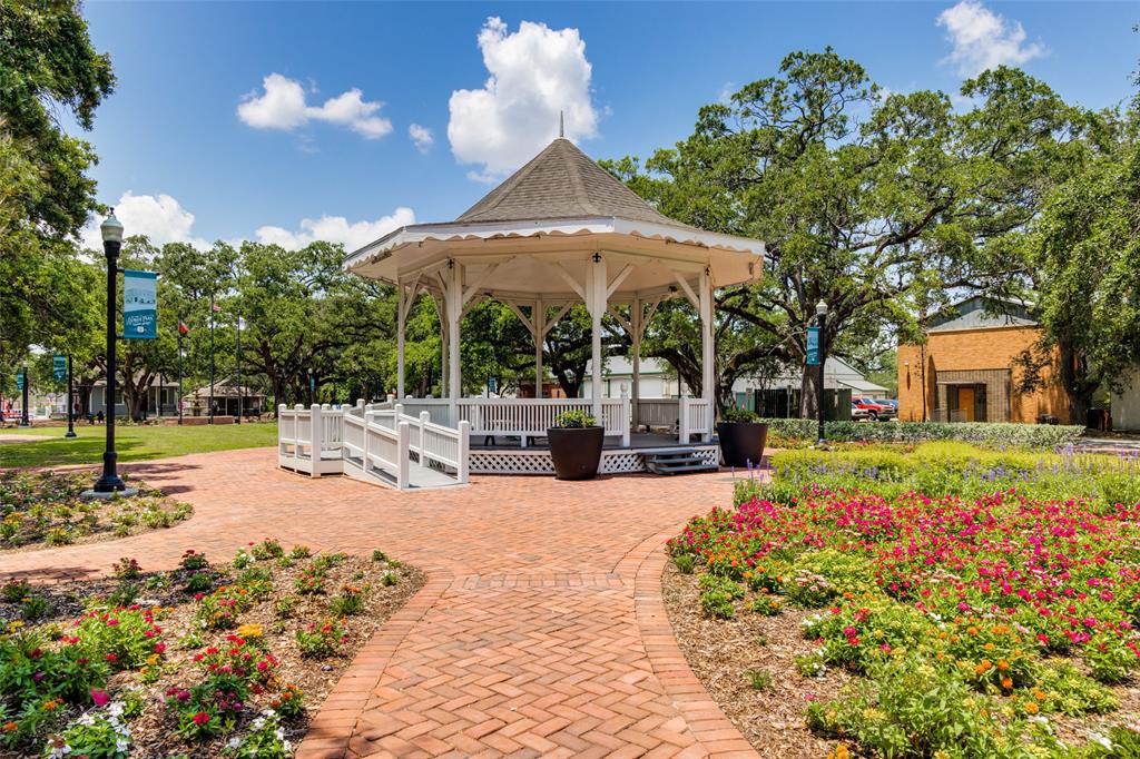 2217 Creekside Stables Road, League City, Texas image 10