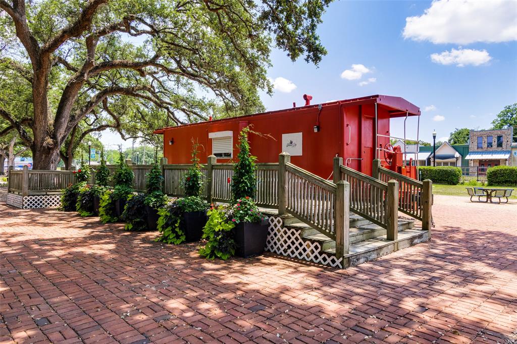 2217 Creekside Stables Road, League City, Texas image 12