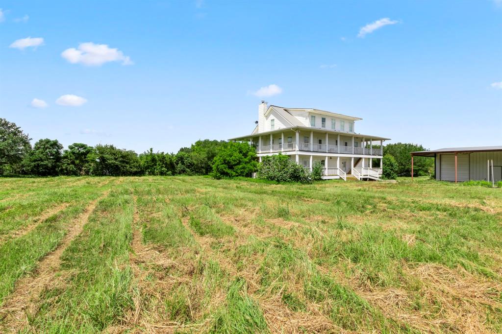 812 W Tobias Road, Ellinger, Texas image 2