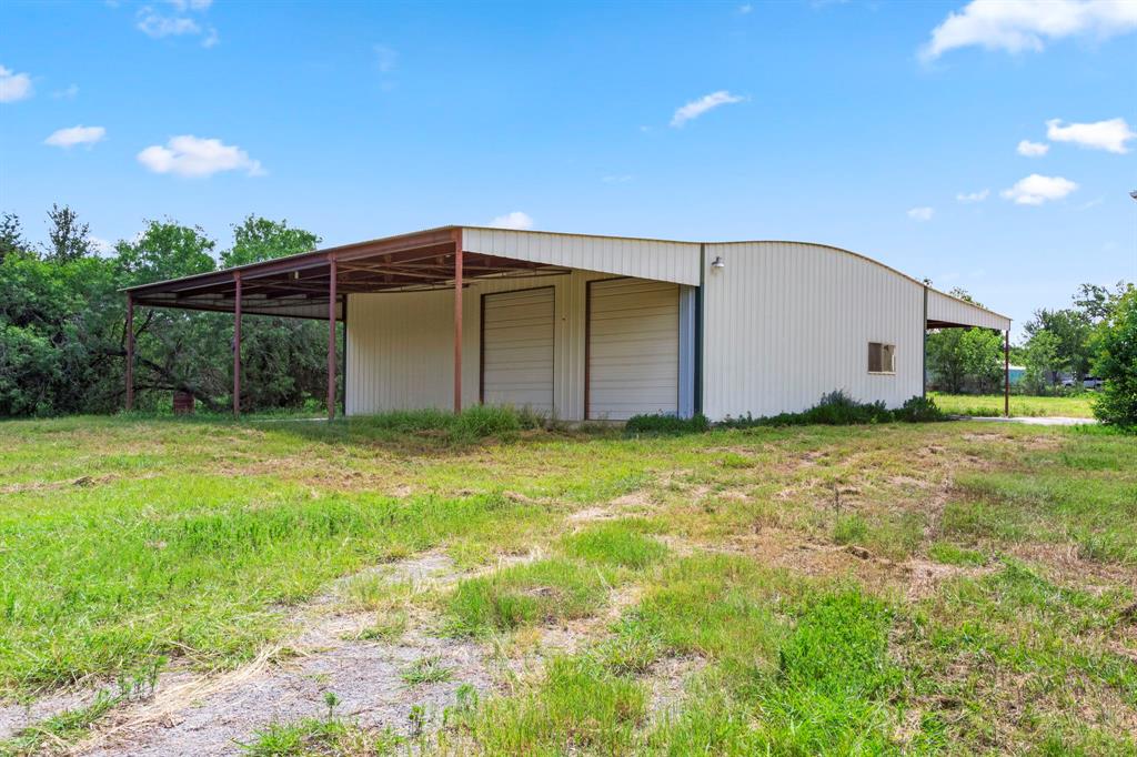 812 W Tobias Road, Ellinger, Texas image 6