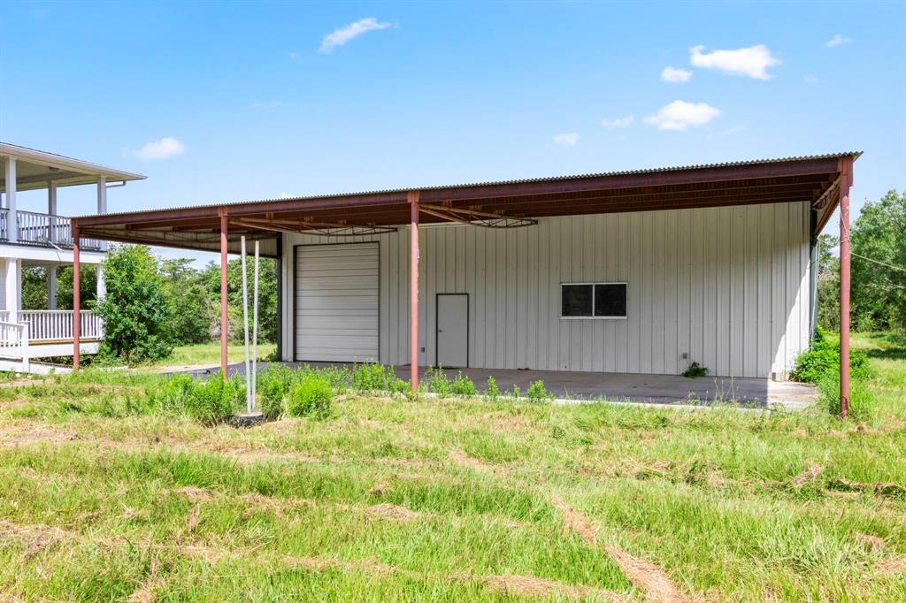 812 W Tobias Road, Ellinger, Texas image 9