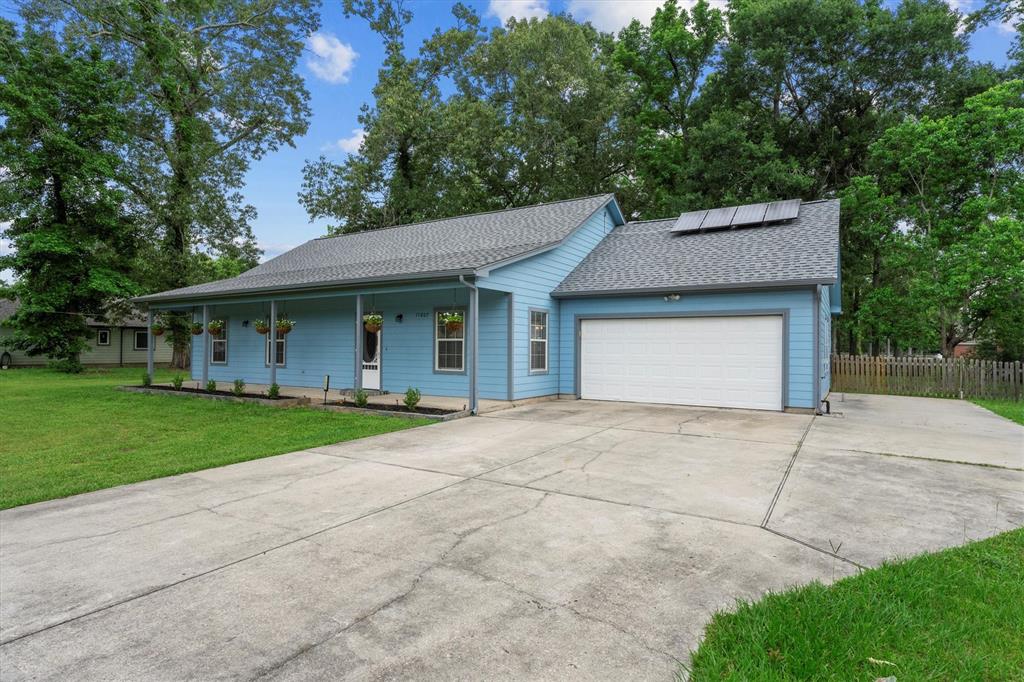 11807 Walraven Drive, Huffman, Texas image 2