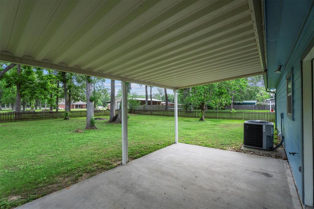 11807 Walraven Drive, Huffman, Texas image 30