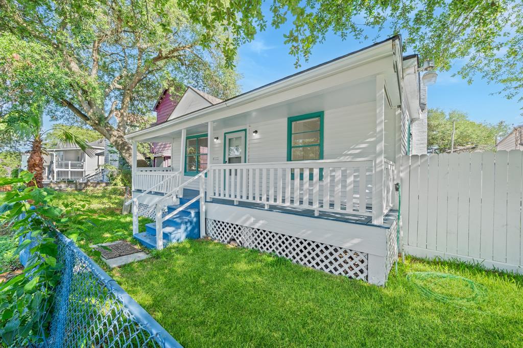 2823 Bernardo De Galvez Avenue, Galveston, Texas image 2