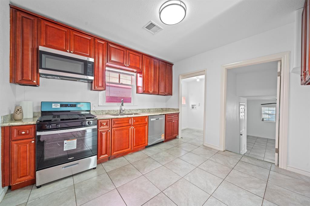 2823 Bernardo De Galvez Avenue, Galveston, Texas image 10