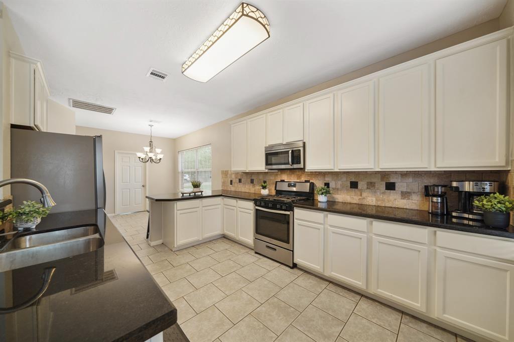 3914 N Barnett Way, Missouri City, Texas image 13