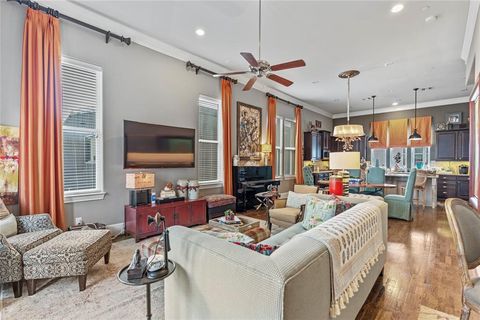 Photo of 1102 Thompson Street, Houston, TX 77007 (MLS # 70739487)