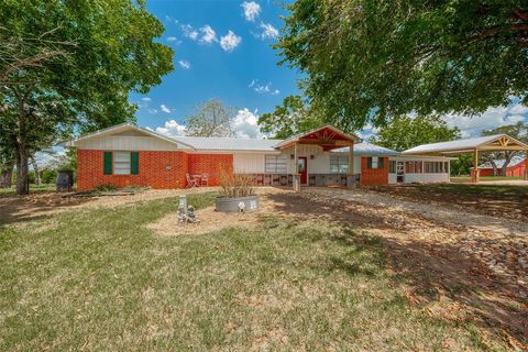 A home in Hallettsville