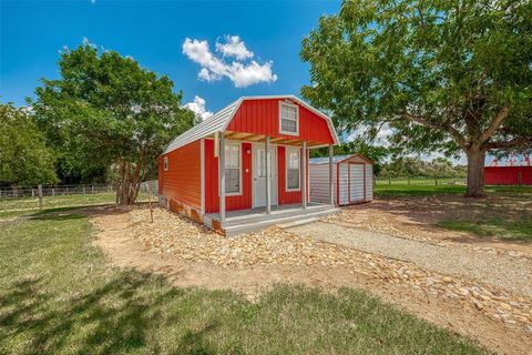 A home in Hallettsville