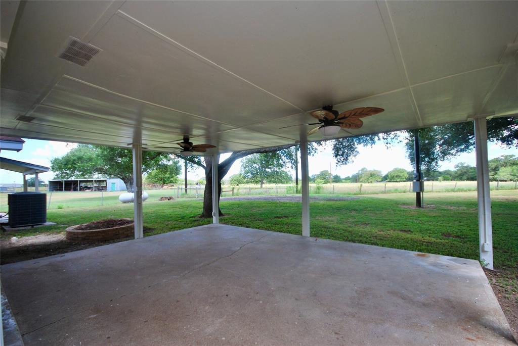 1706 Slaughter House Road, Flatonia, Texas image 5