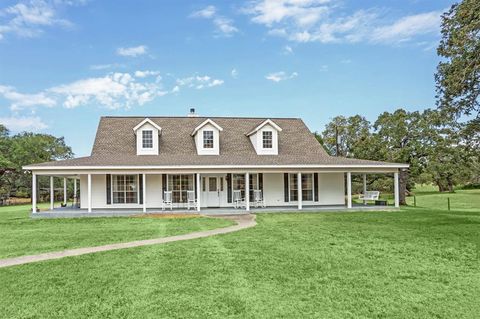 A home in La Grange