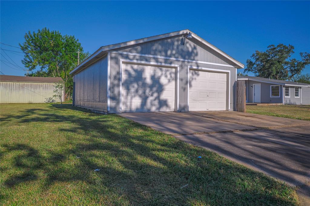 51 Blue Bonnet Court, Lake Jackson, Texas image 17