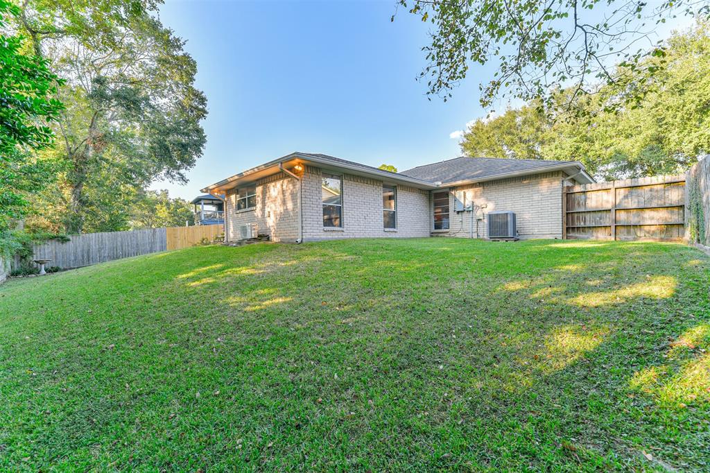 203 Lazy Hollow Drive, League City, Texas image 9