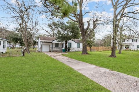 A home in La Marque