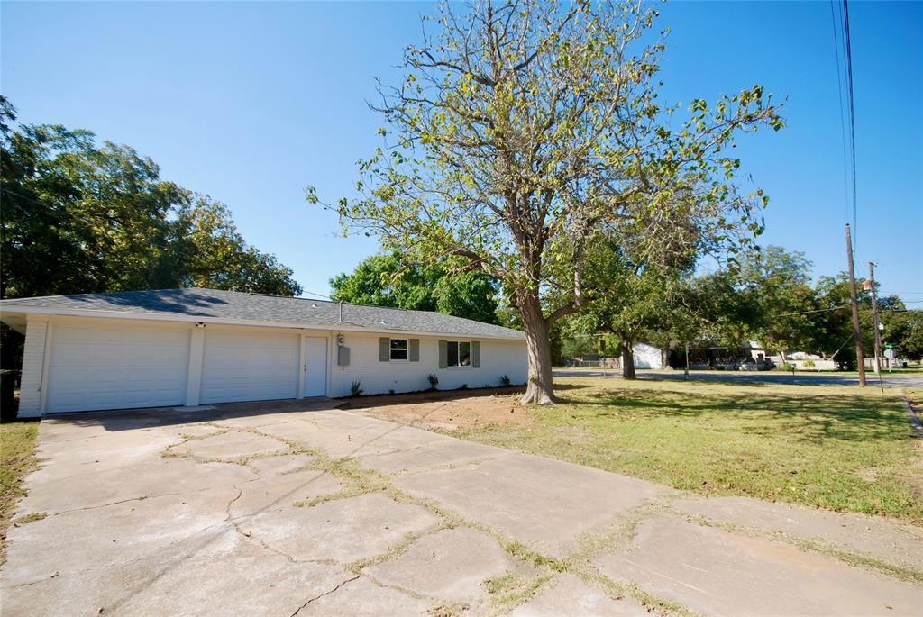 316 N Penn St, Flatonia, Texas image 5