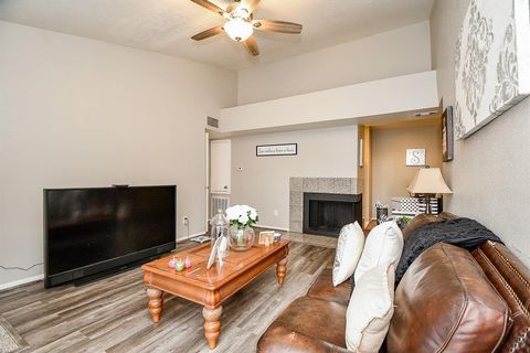 8055 Cambridge Street 22B Houston TX 77054