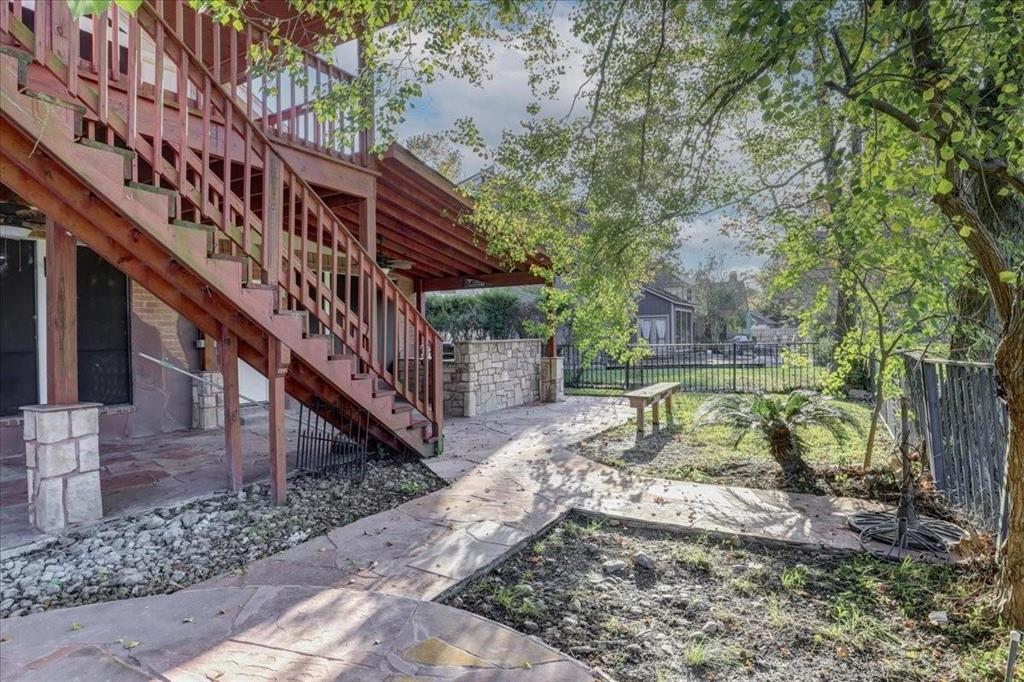 8407 Rebawood Drive, Humble, Texas image 31