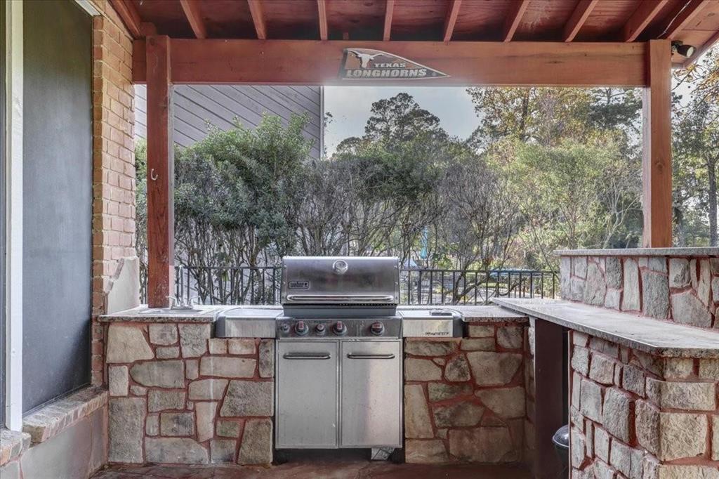 8407 Rebawood Drive, Humble, Texas image 29
