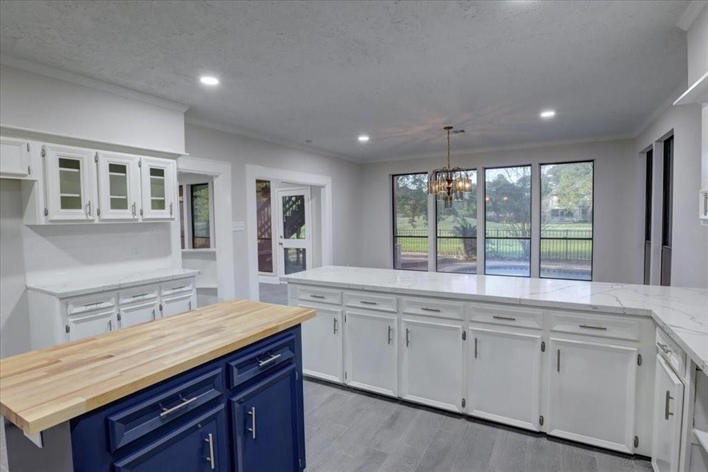 8407 Rebawood Drive, Humble, Texas image 17