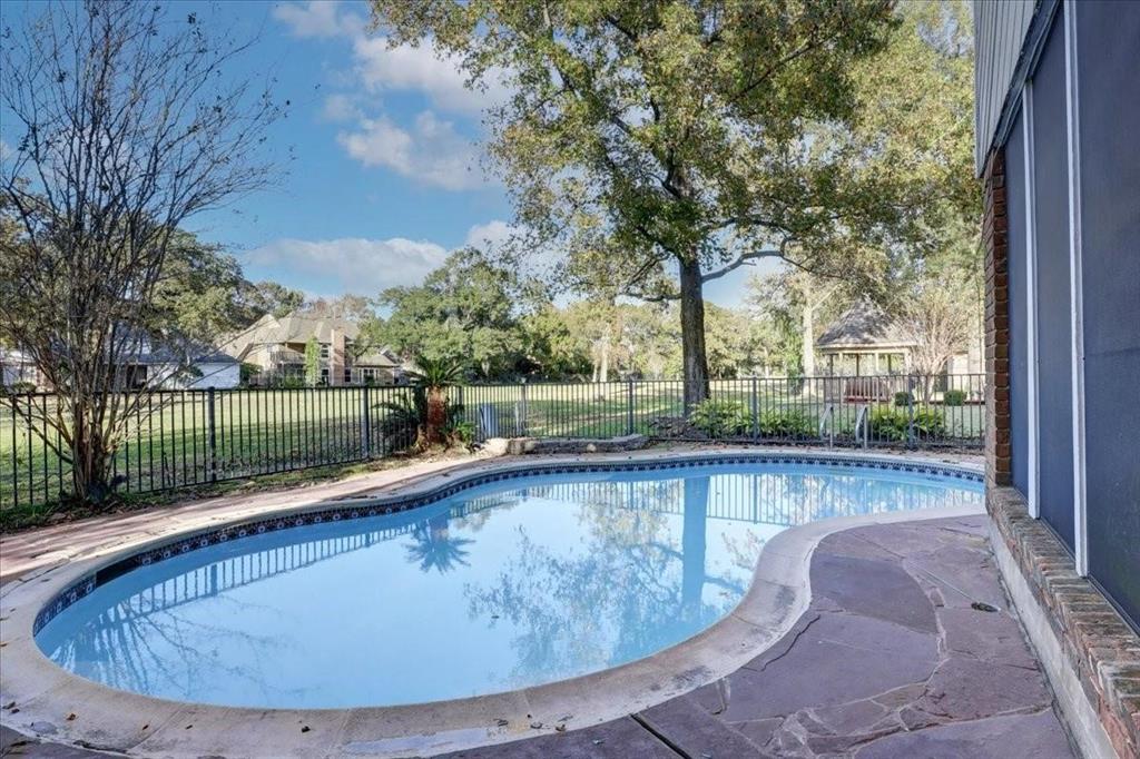 8407 Rebawood Drive, Humble, Texas image 33