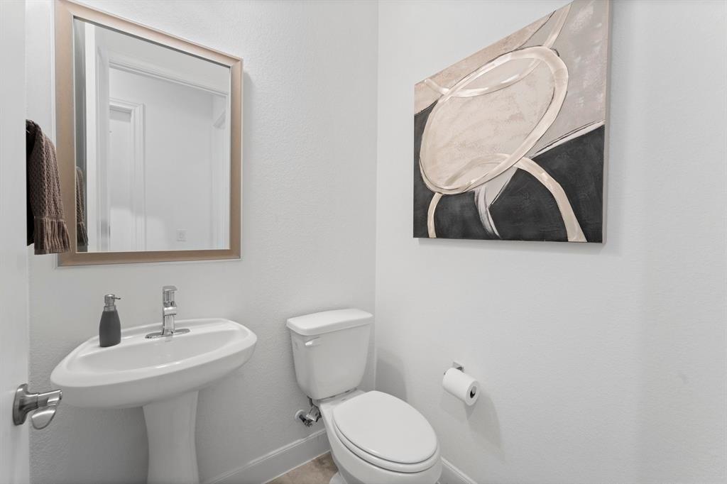 413 New Forest Lane, The Woodlands, Texas image 36